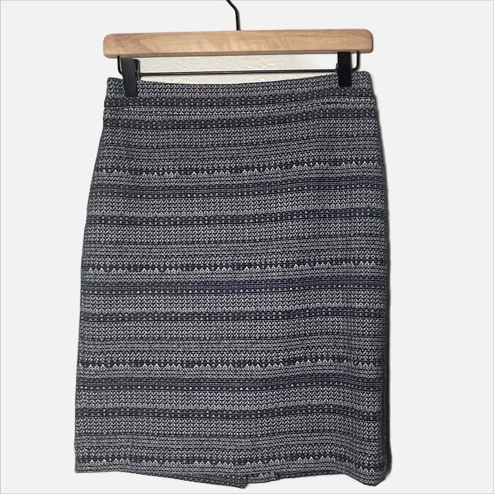 Ann Taylor pencil skirt women blue striped knee length size 2